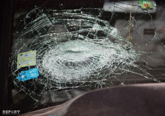 Ağstafada minik avtomobili aşıb, ata və oğul xəsarət alıb