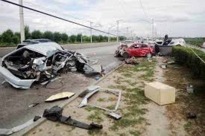 “Ford” əks yola çıxaraq “Nissan”la toqquşdu: 4 ölü, 2 yaralı