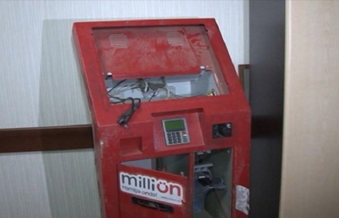 Xaçmazda “milliön” aparatı qarət edilib