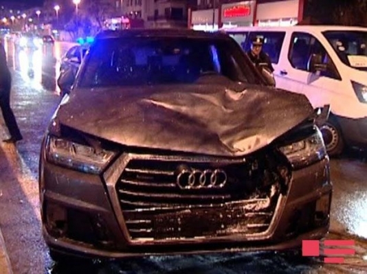 Bakıda “Audi” iki qadını vurdu – FOTO