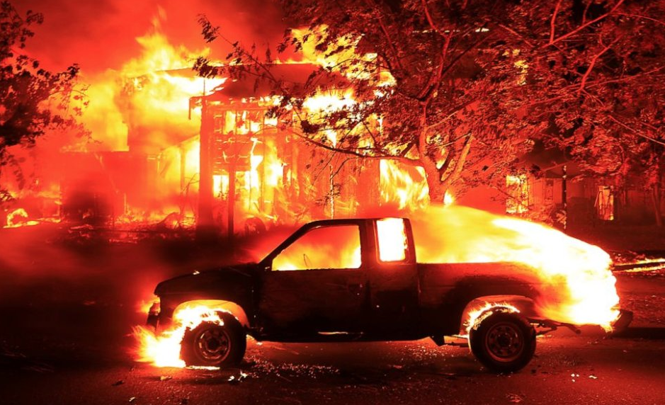 Kaliforniyada meşə yanğınlarından sonra 11 nəfər itkin düşüb