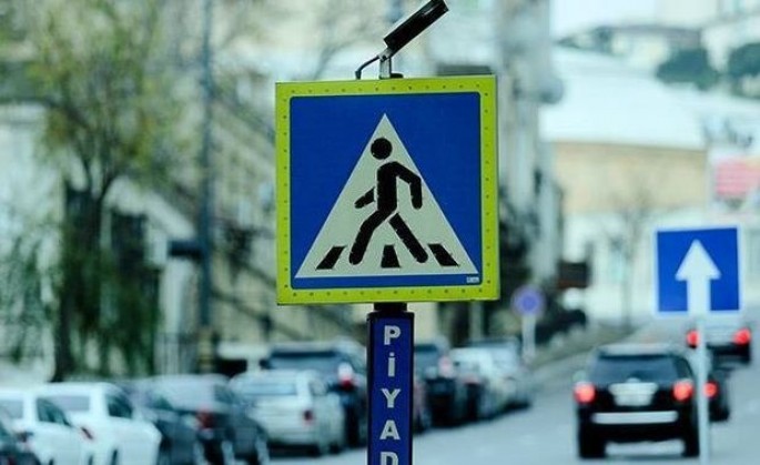 Bakıda qadını avtomobil vurub