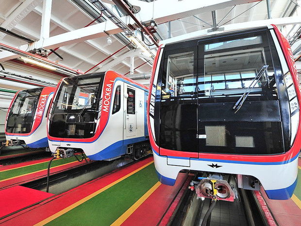 Metropoliten yeni qatar alıb - FOTO