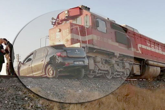 Qatar avtomobili vurub 200 metr sürüdü: 2 ölü, 1 yaralı - VİDEO