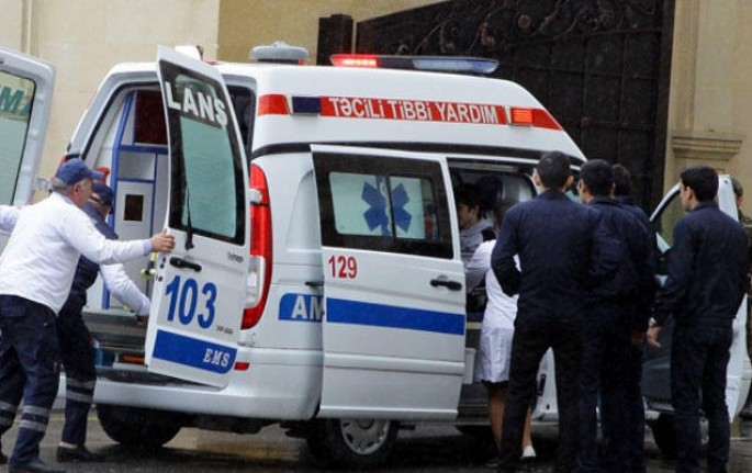 Abşeronda yük maşını minik avtomobili ilə toqquşdu: 2 nəfər yaralanıb