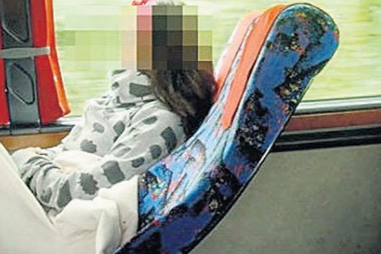 Avtobusda iyrənclik; 42 yaşlı kişi 15 yaşlı qıza təcavüz etdi - FOTO
