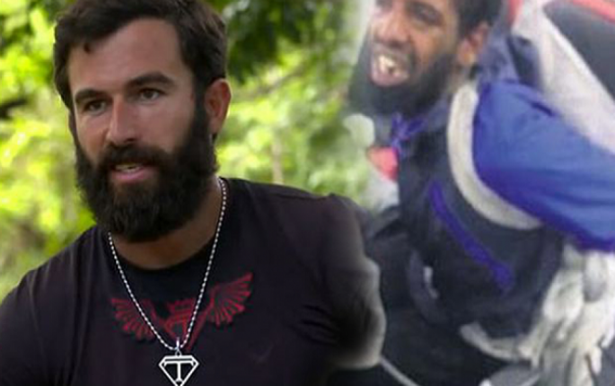 Turabi təyyarədə sərnişinin qollarını bağladı - FOTO