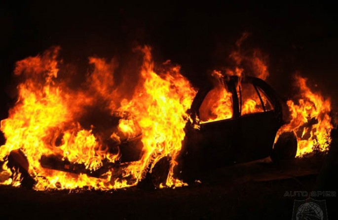 “Toyota” və taxıl sahəsi yandı