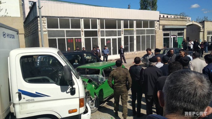 Tovuzda zəncirvari avtomobil qəzası olub - FOTO