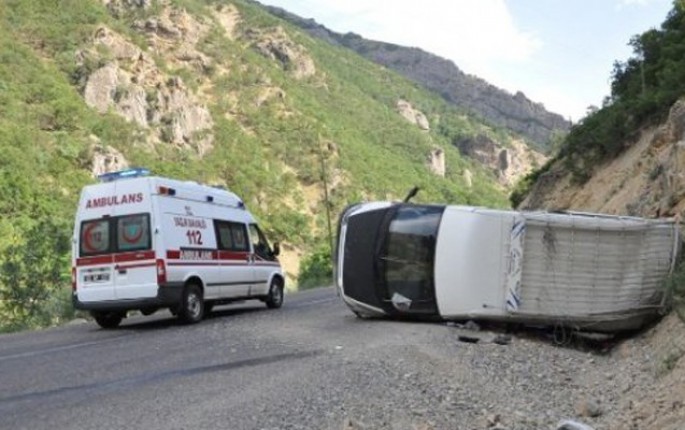 Turistləri daşıyan avtobus qəzası: 3 ölü, 10 yaralı