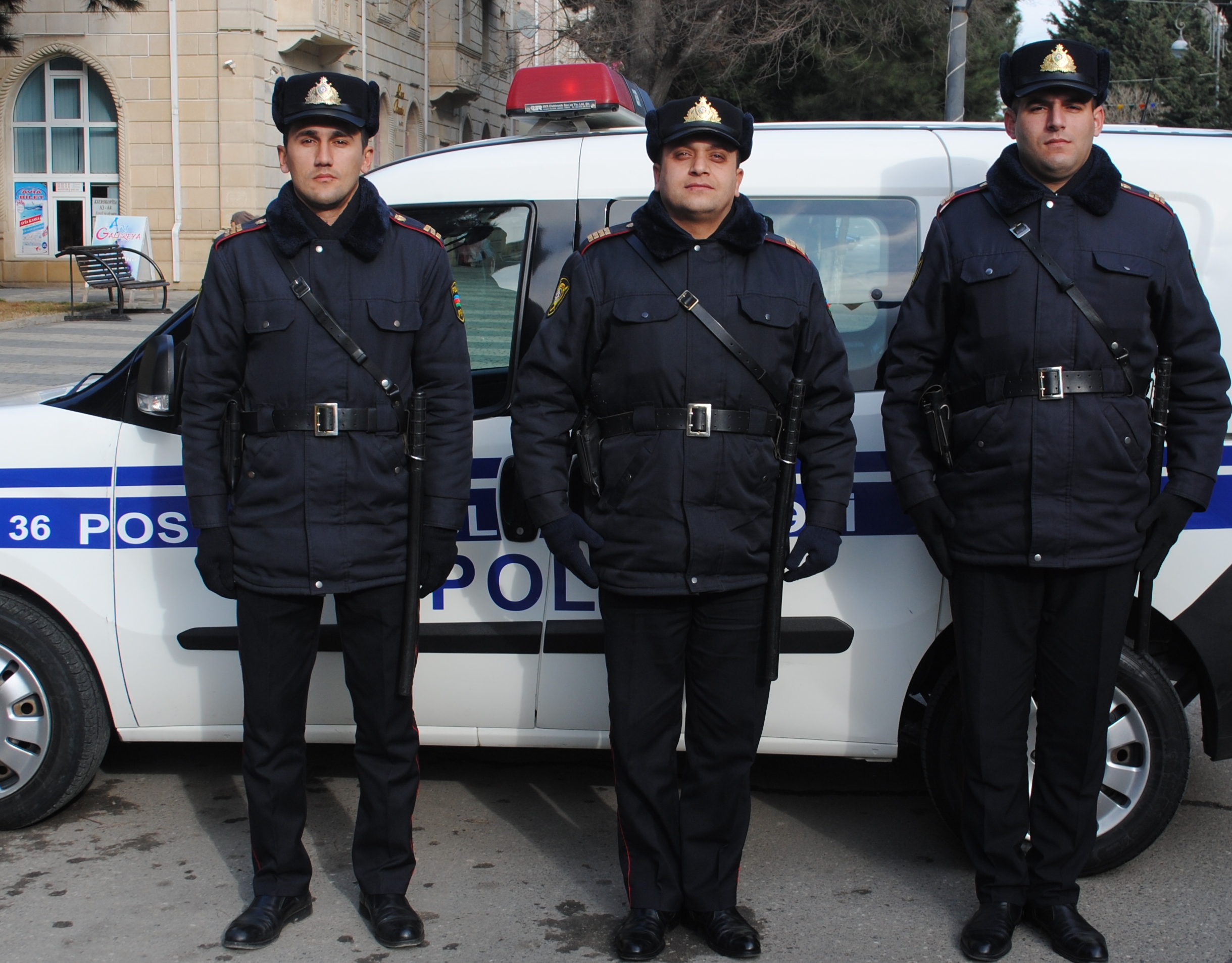 Sumqayıtda polislər bir ailəni ölümdən xilas etdi - FOTO