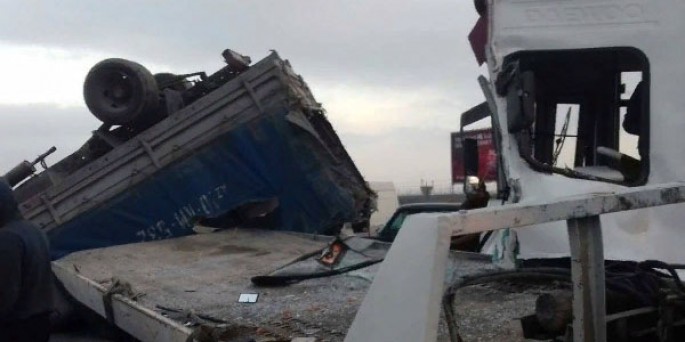 Evakuatorla sərnişin avtobusu toqquşdu: 4 yaralı barədə xəbər var