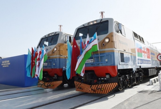 BTQ ilə rekord uzunluğunda qatar yola salınıb - 50 vaqonda 100 konteyner