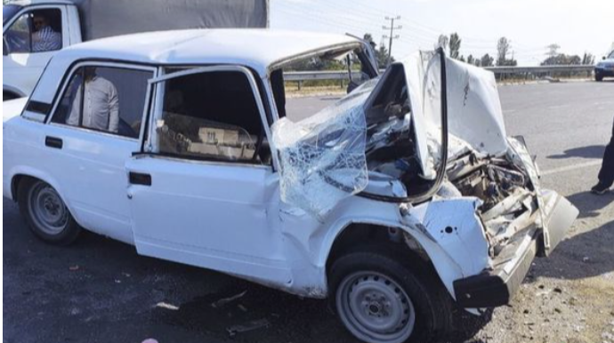 Mikroavtobus "07" ilə toqquşdu - Ölən var