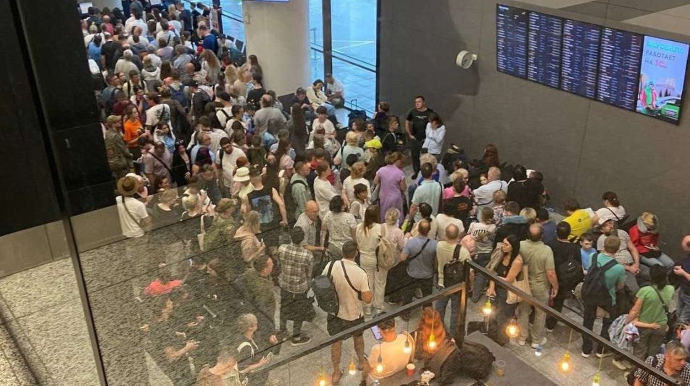 Hava limanında xaos - Sistemdə problem yaranıb 