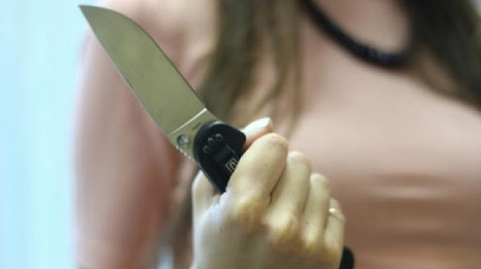 Mingəçevirdə kişini bıçaqlayan qadın saxlanıb