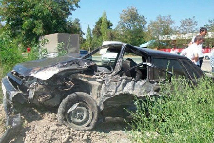 Avtomobil aşdı: yaralılar var - Bakı-Şamaxı yolunda