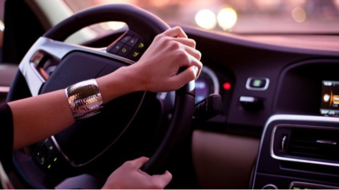 Niyə bir çox avtomobildə maksimal sürət 250 km/saatdır? 