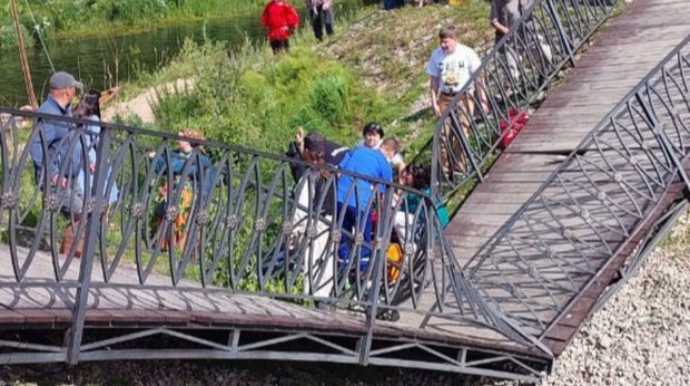Piyada körpüsü uçub: Ölən və yaralananlar var   - FOTO