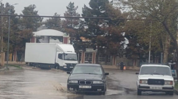 Gəncədə küçələri sel basıb - FOTO 