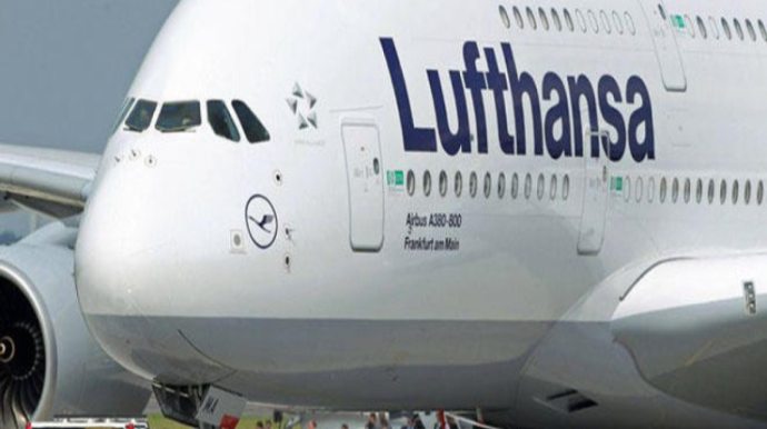 Nyu-Yorkdan gələn təyyarə Parisə endi: “Tik-Tok” videosuna görə 