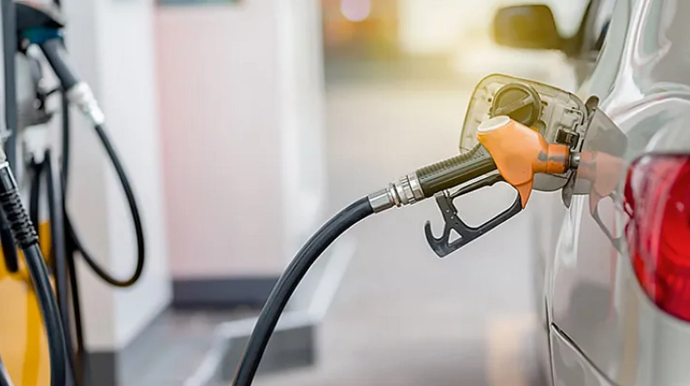 Azərbaycan BƏƏ-dən benzin idxalını 25 dəfə artırdı 