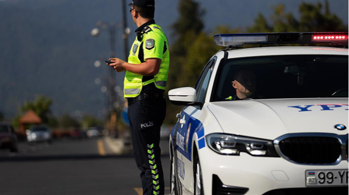 Yol polisindən səhhətində problem olan sürücülərə İSTİ HAVA MÜRACİƏTİ 