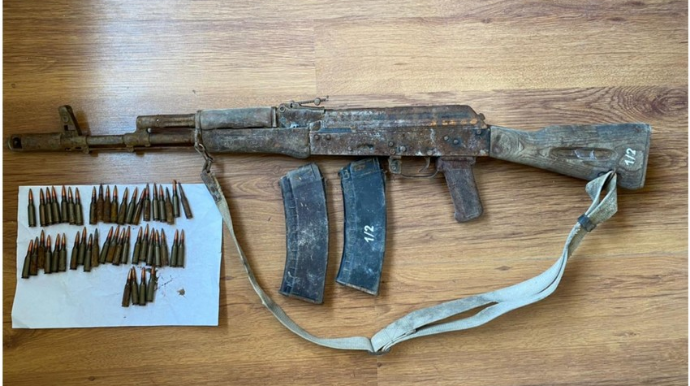 В Суговушане обнаружены оружие и боеприпасы