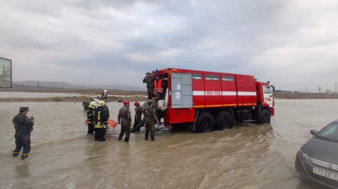 Yolu gölə çevirən su kəməri ilə bağlı cəzalandırılanlar var? 