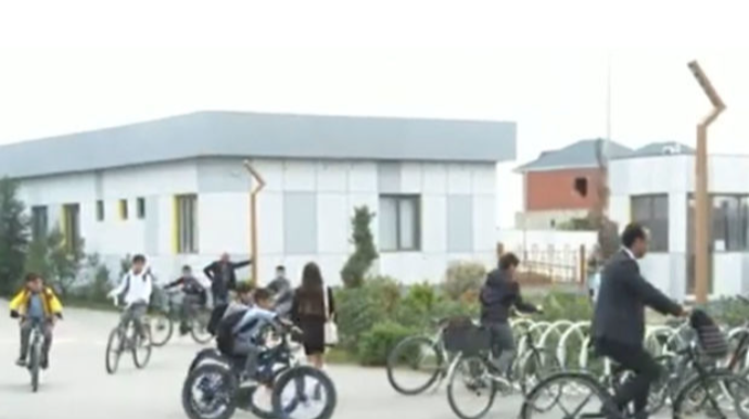 Бакинские школьники о велосипедах:  Это не только экономия времени, но и здоровый образ жизни - ВИДЕО 