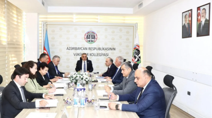 Bir vəkil kollegiyadan çıxarıldı 