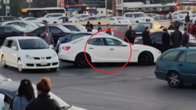 Bakıda “Toyota Prius”la “Maserati” toqquşub  - VİDEO