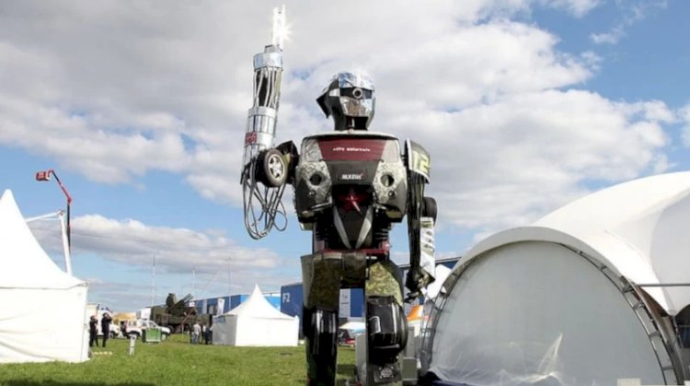 Süni intellektli robotlar müharibəyə göndərilir - Trampın oğlu da alacaq - FOTO