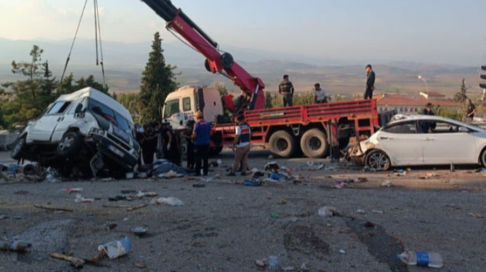 Türkiyədə AĞIR QƏZA:  5 nəfər öldü, 20-yə yaxın insan yaralandı  - VİDEO