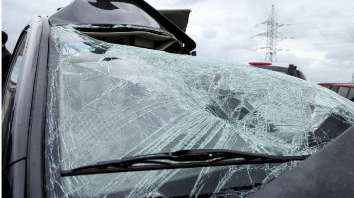 Yevlaxda avtomobillə motosiklet toqquşub, ölən var 