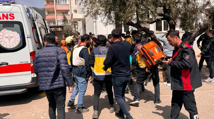 Türkiyədə daha bir məktəbə silahlı hücum - Ölən var - VİDEO 