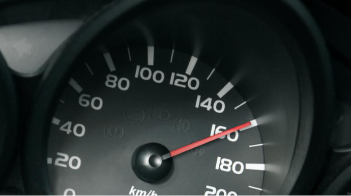 Polislə zarafat elədi, 2 il HƏBS EDİLDİ 