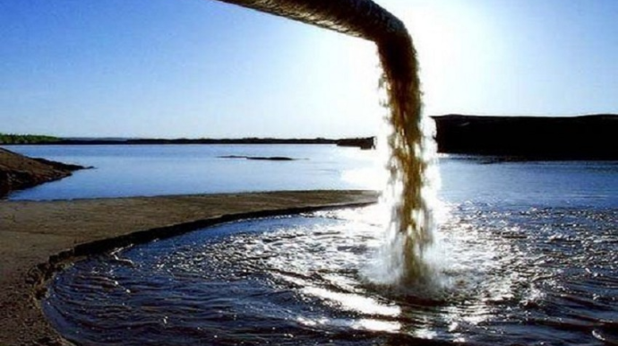 В Лянкяране два заведения общепита сбрасывали сточные воды в Каспий и на улицу 