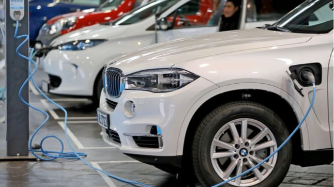 Гибридные автомобили с подзарядкой загрязняют почти столько же, сколько бензиновые - Доклад