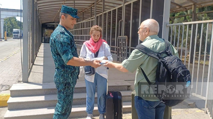 İrandan daha 15 əcnəbi Azərbaycan vasitəsilə təxliyə edildi - FOTO