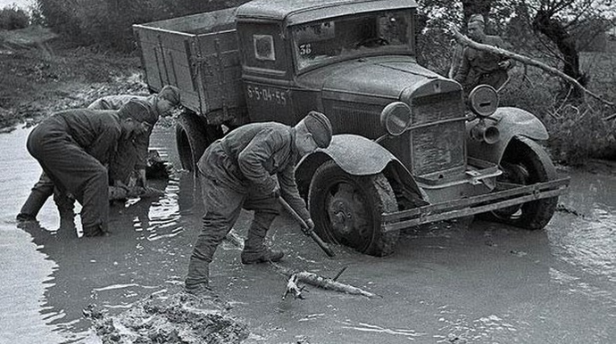 Azərbaycanda İkinci Dünya müharibəsi zamanı sürücülük imtahanı - FOTOLAR