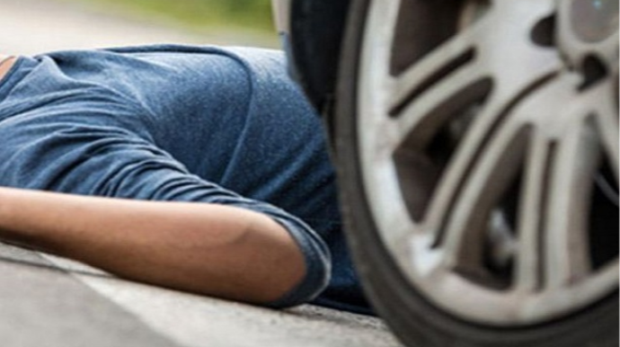 Bakıda avtomobilinə yanacaq tökən sürücünü maşın vurub öldürdü 