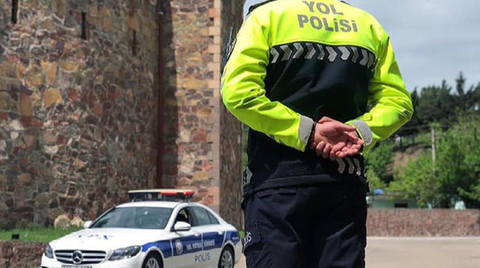 Дорожная полиция предупредила водителей в связи с ветреной погодой 