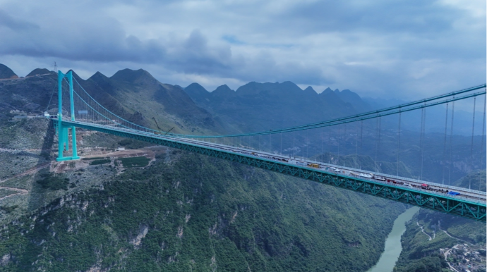 Dünyanın ən hündür körpüsü nəqliyyat üçün açıldı - FOTO