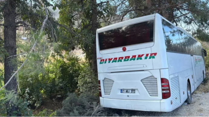 Avtobusla avtomobil toqquşdu: 4 nəfər öldü 