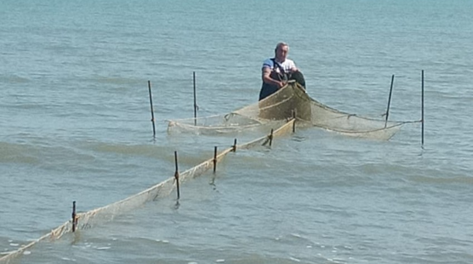 Xəzərdə balıq ovlayan şəxslər saxlanıldı - FOTO 