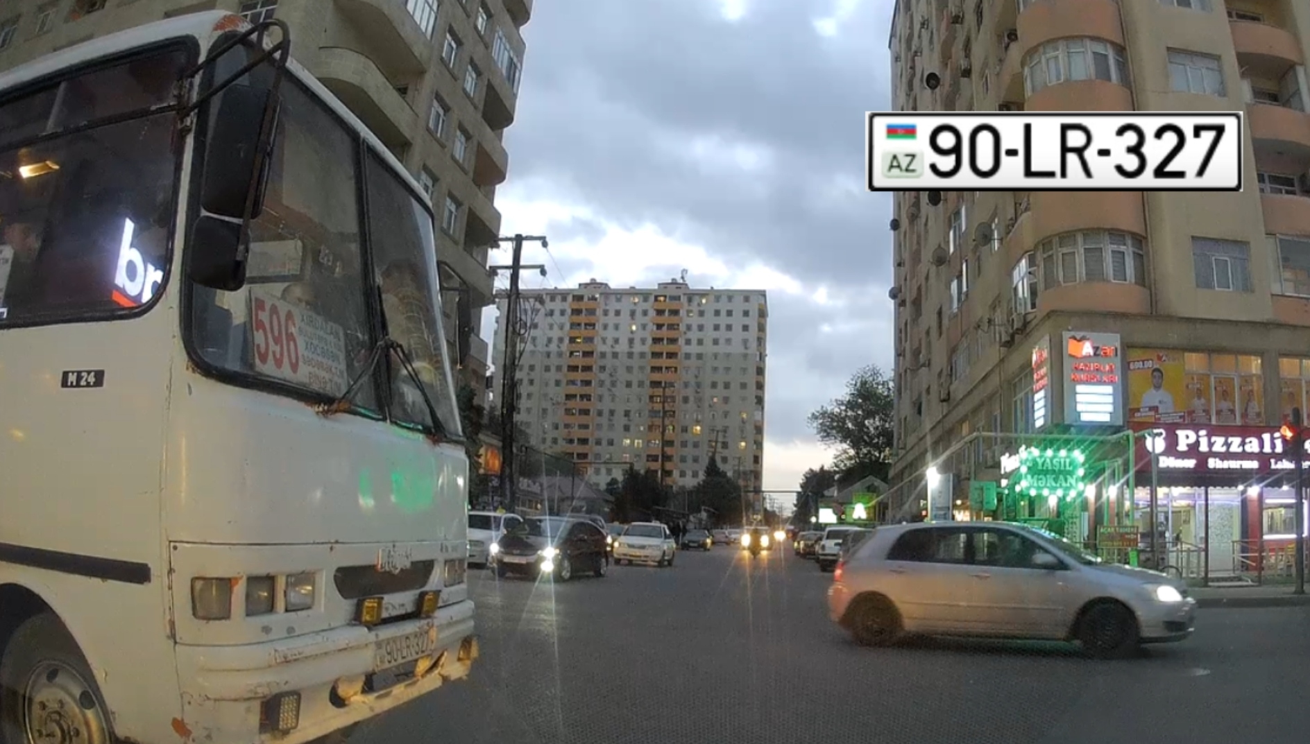 Xırdalanda "ölümlə zarafat edən"  marşrut sürücüsü - VİDEO