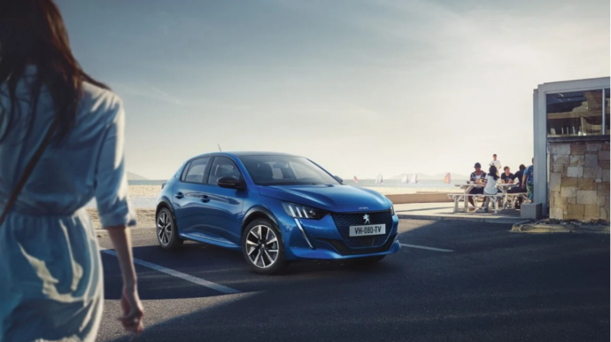 Peugeot 208: Geri çağırılma üçün gülməli səbəb