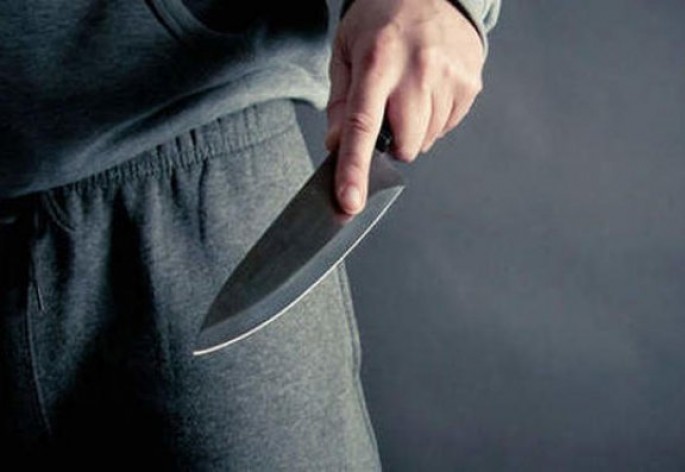 Gənc qadın bıçaqlanıb - Cəlilabadda