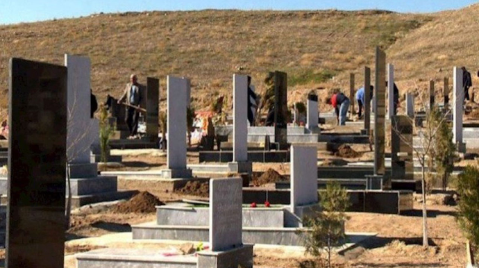 Ərinin məzarını ziyarətə getdi - Elə orada öldü 